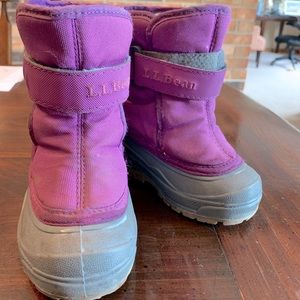 LL Bean snow boots toddler 7 like new!!